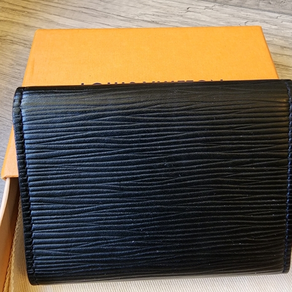 Louis Vuitton Cardholder - Picture 11 of 13